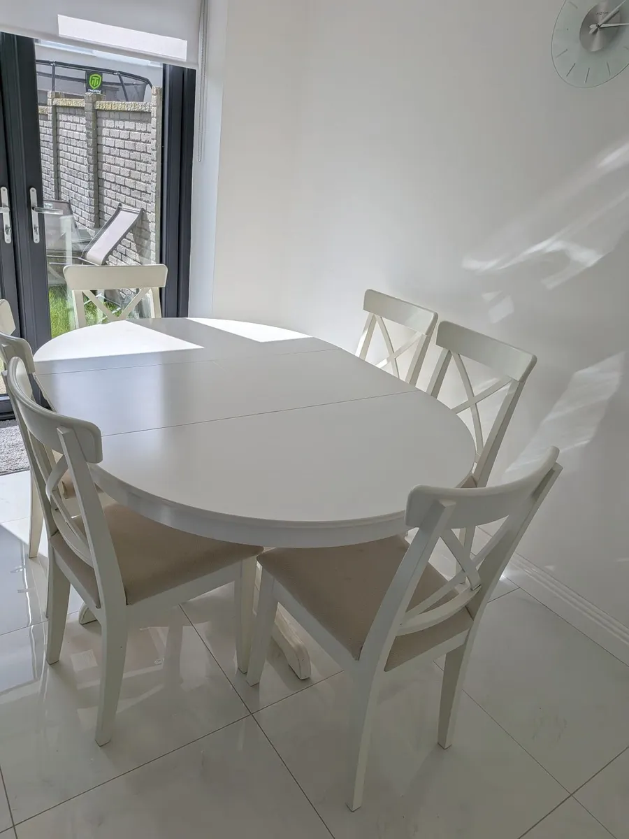 Kitchen table and chairs - Image 4