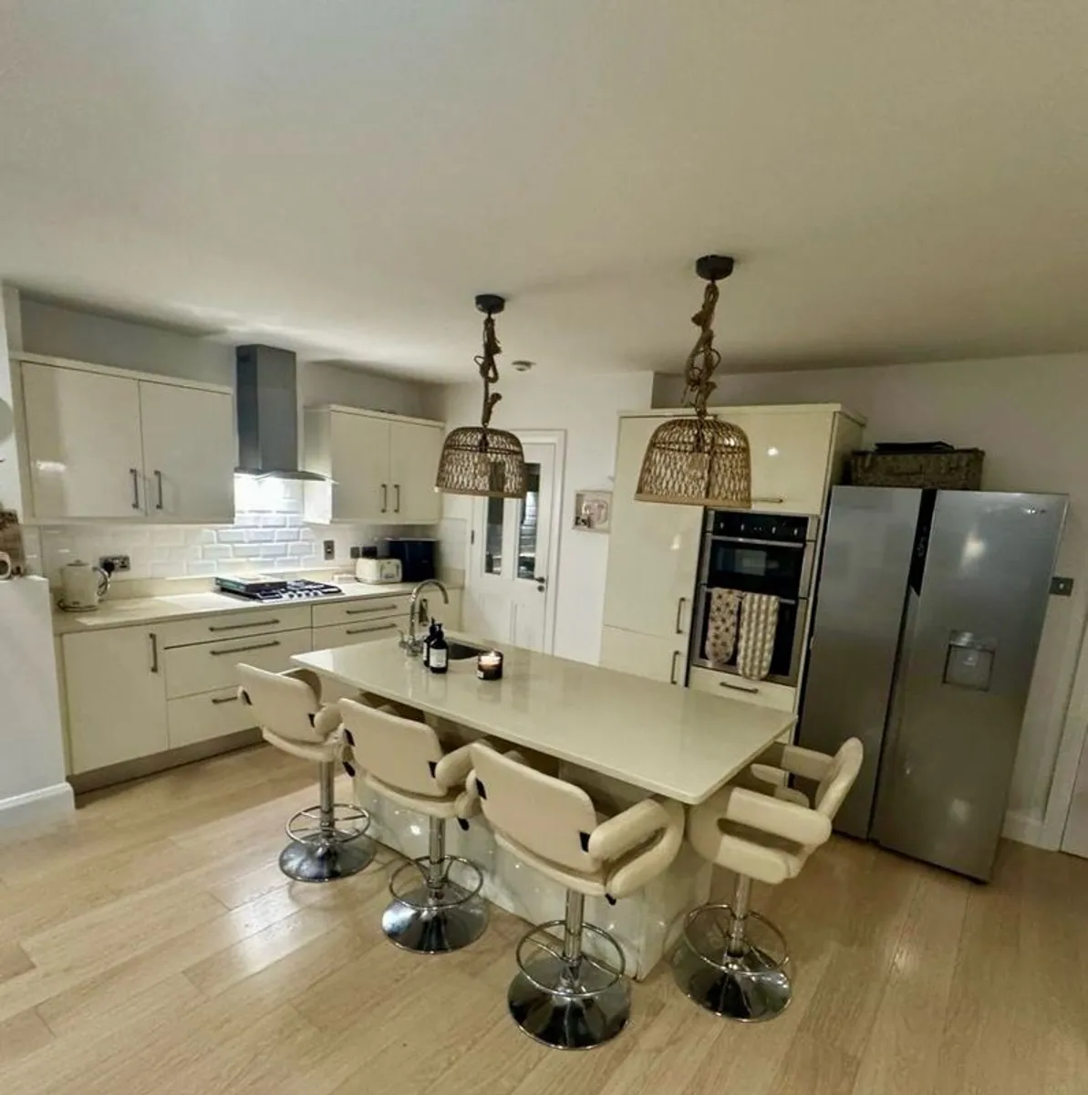 Complete kitchen for sale with granite work tops - Image 1