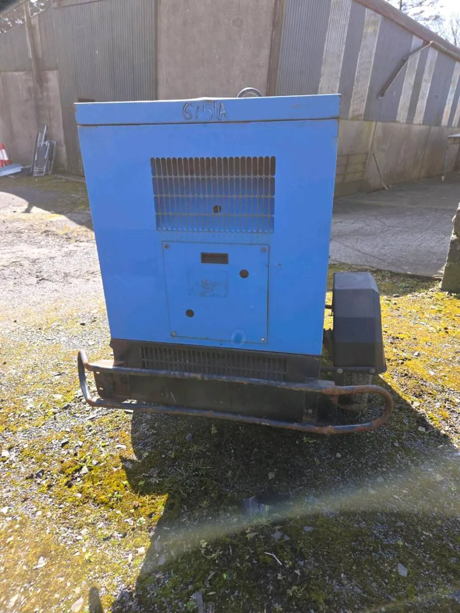 Tow behind generater - Image 4