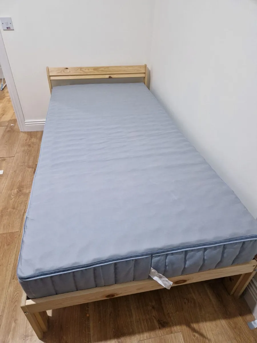 Single Bed - Image 3