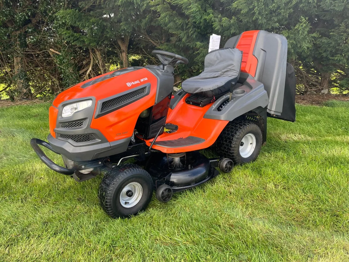 Husqvarna 22hp 44 inch cut ride on lawnmower - Image 4