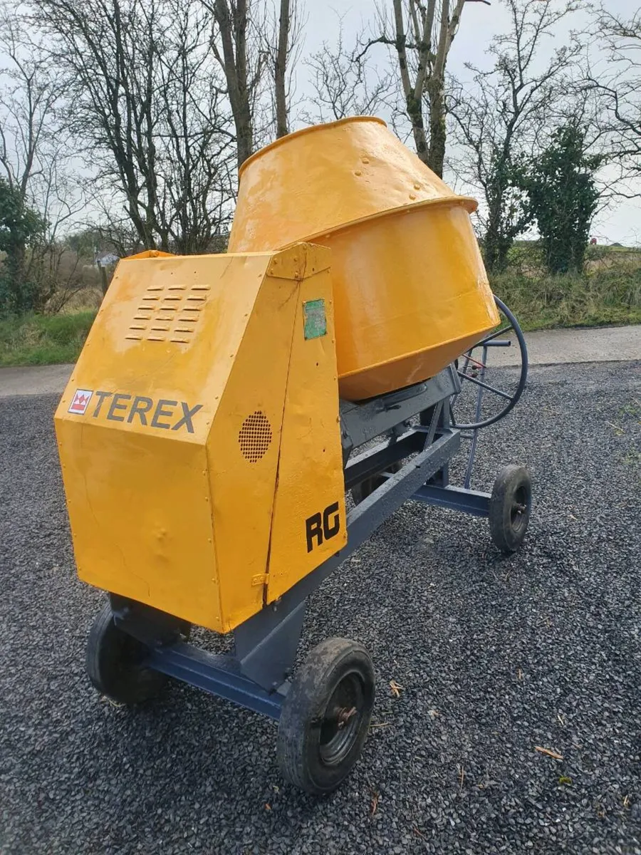 Cement mixer 10/7 - Image 4