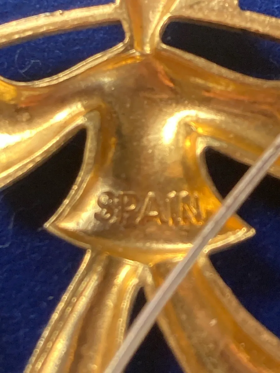 Gold tone brooch - Image 4