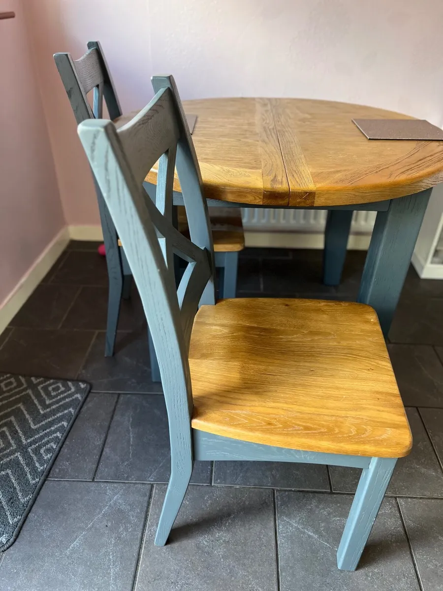 Dining table & 4 Chairs - Image 2