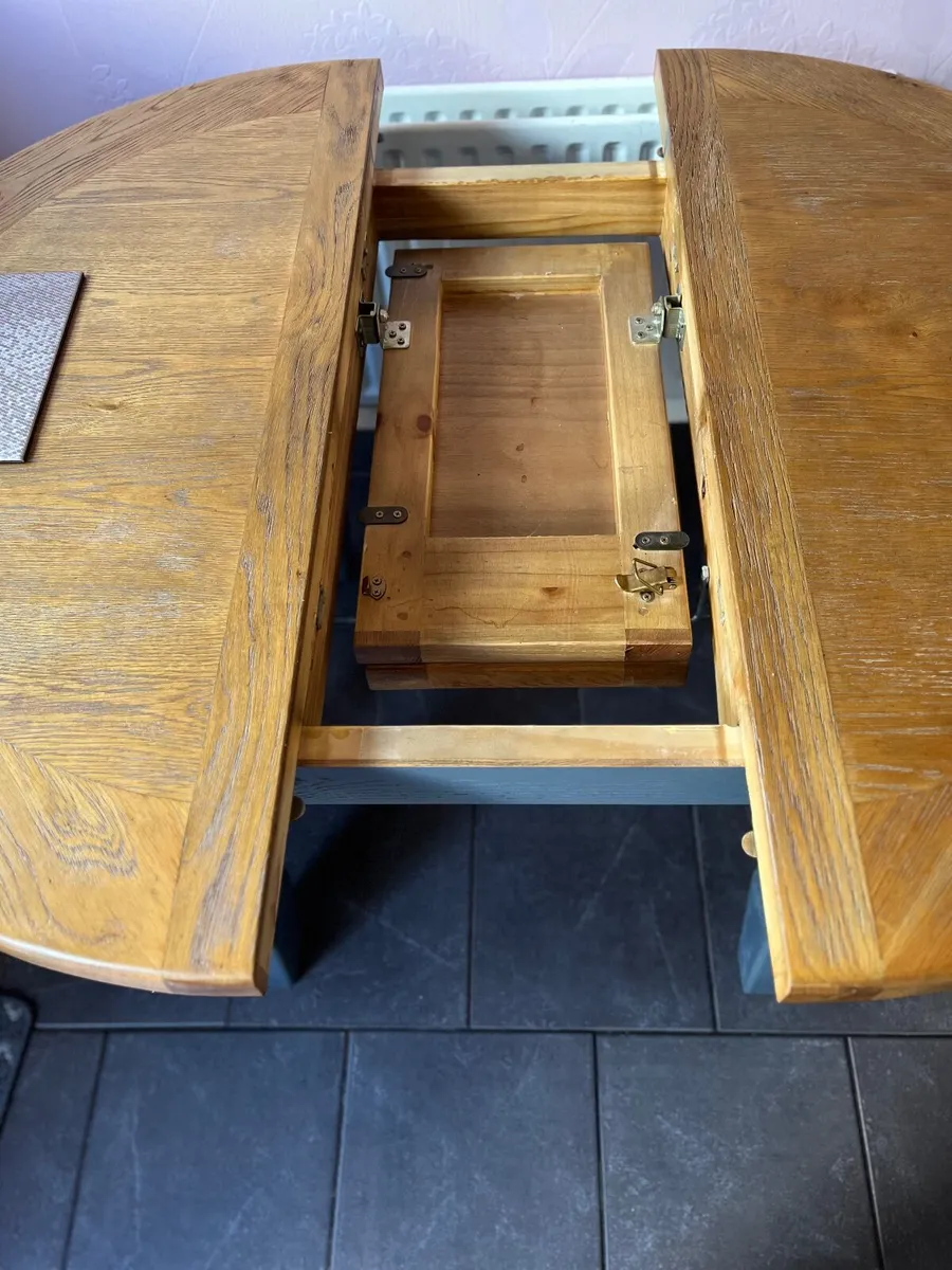 Dining table & 4 Chairs - Image 3