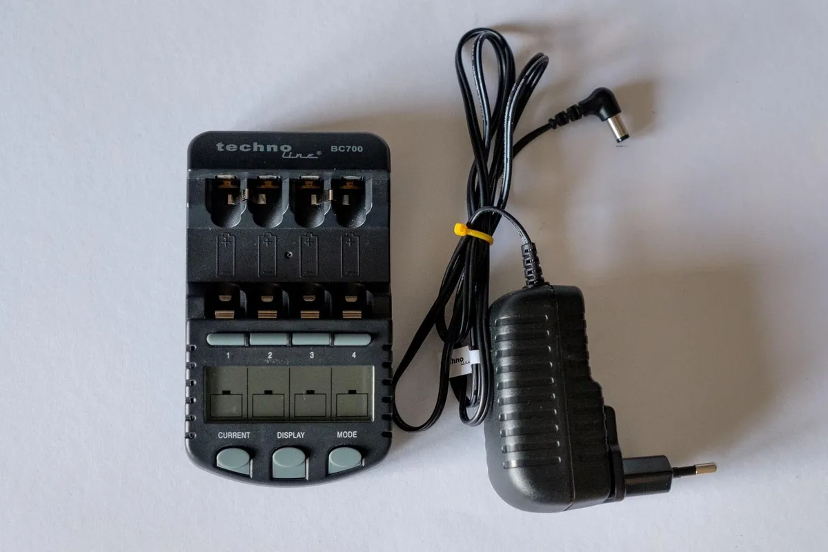 Technoline BC 700 Battery Charger