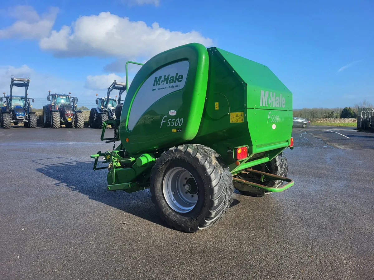 2016 McHale F5500 Only 23k Bales - Image 4
