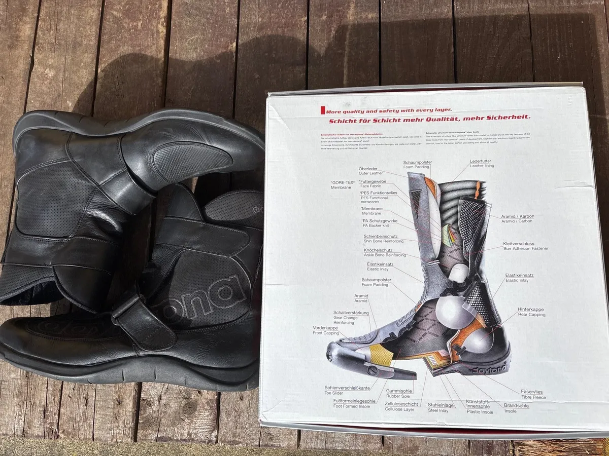 DAYTONA Boots UK12 / KNOX Back Protector - Image 3