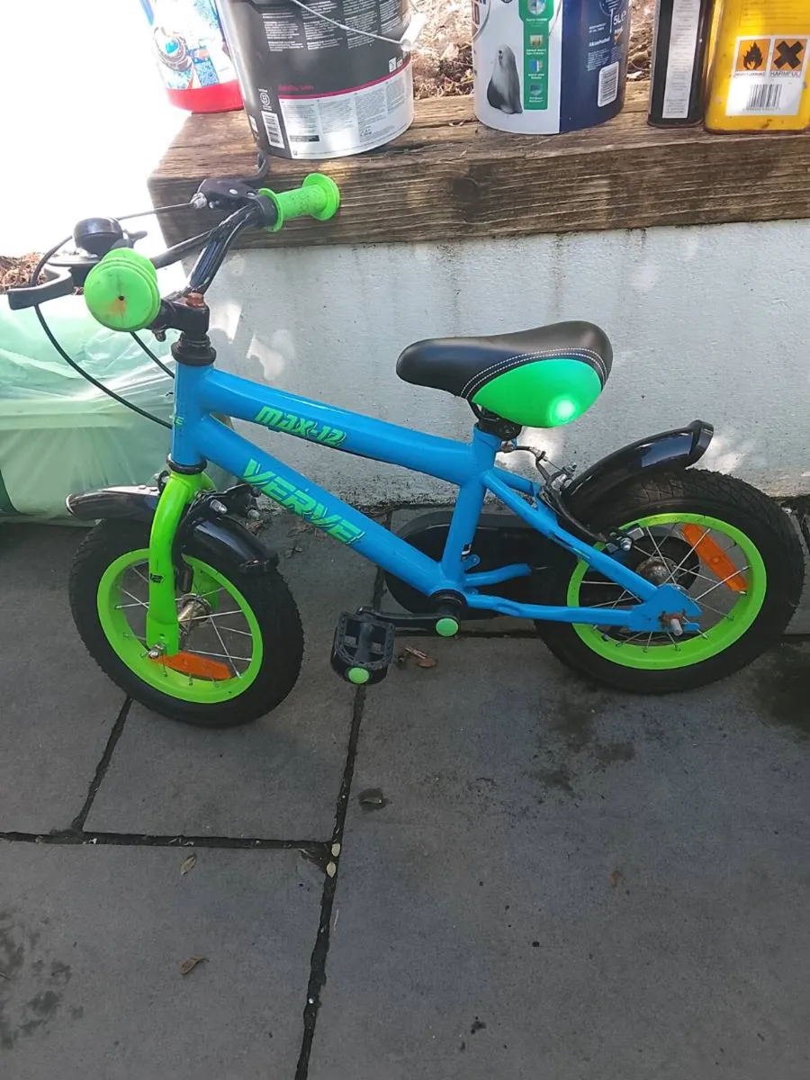 2 Kids' bikes - Image 1
