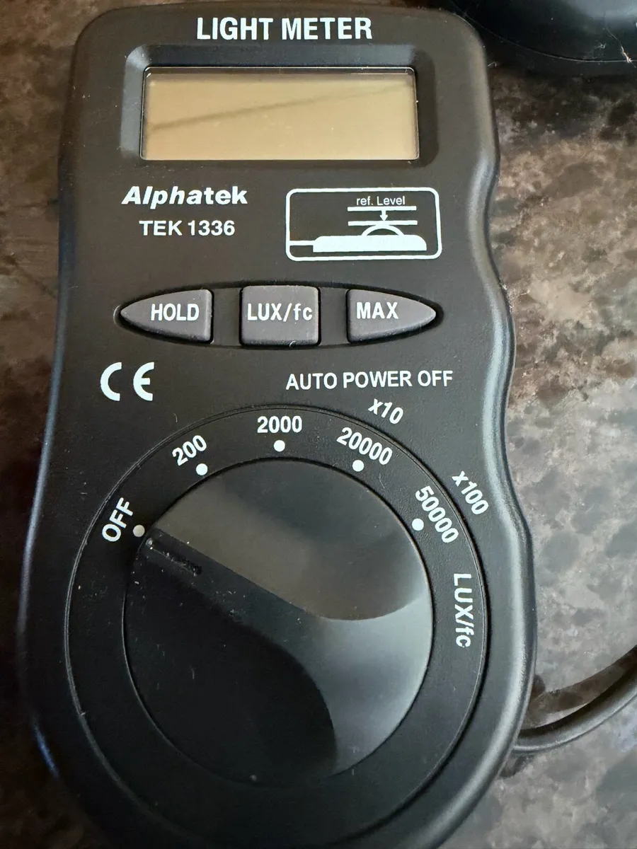 Slphatek Tek 1336 light meter - Image 2