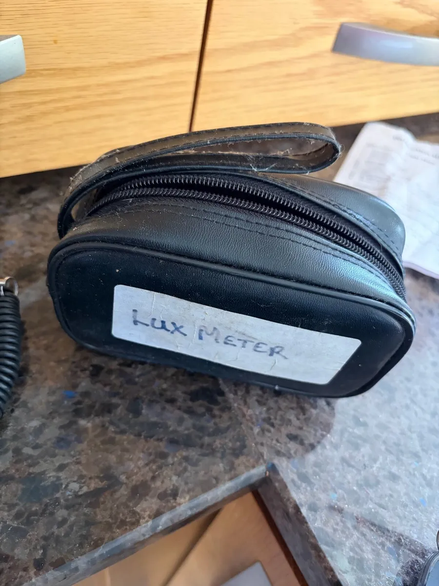 Slphatek Tek 1336 light meter - Image 4