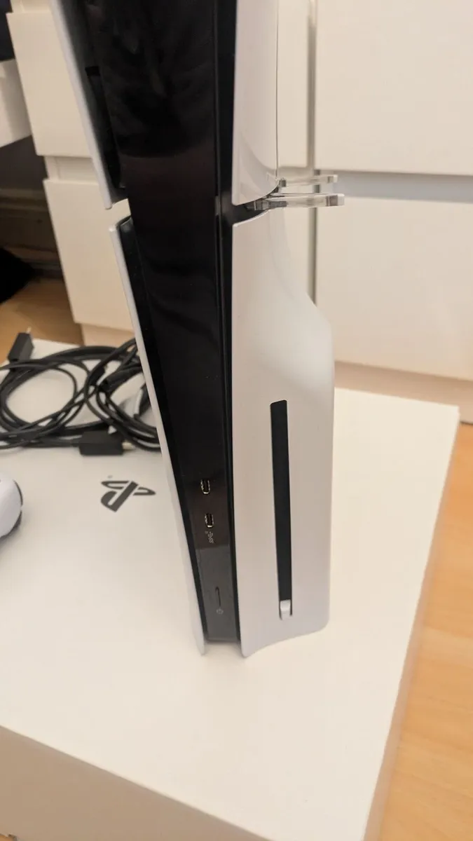 Playstation 5 Slim Console - 1TB SSD - White - Image 2