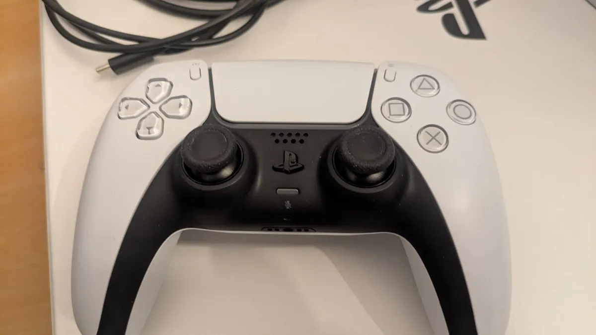 Playstation 5 Slim Console - 1TB SSD - White - Image 3