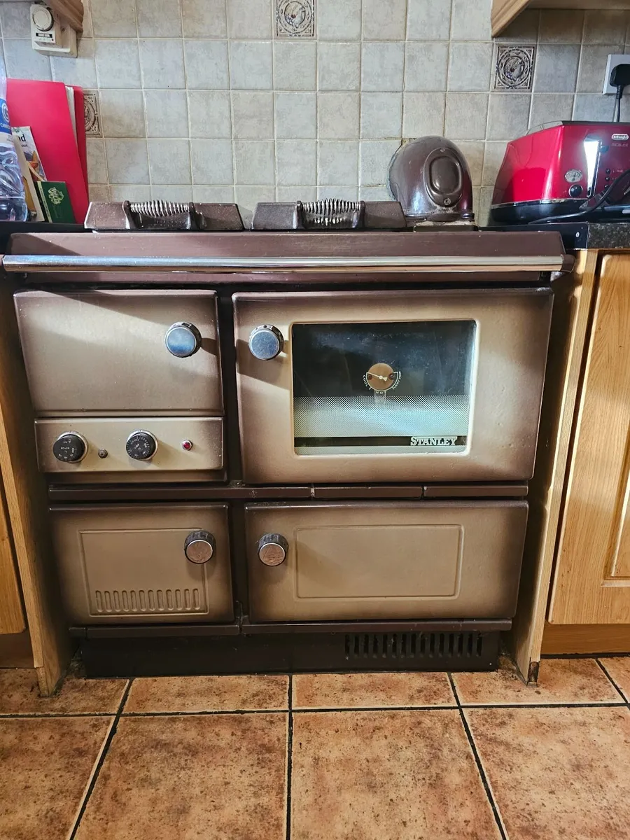 Stanley Range, oil fired superstar.. - Image 1