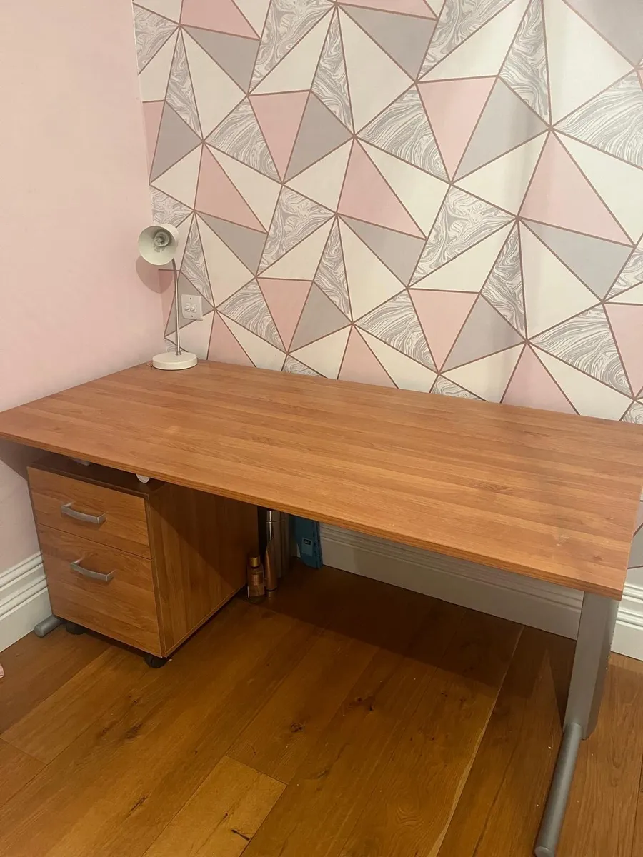 Desk with drawers and chair - Image 2