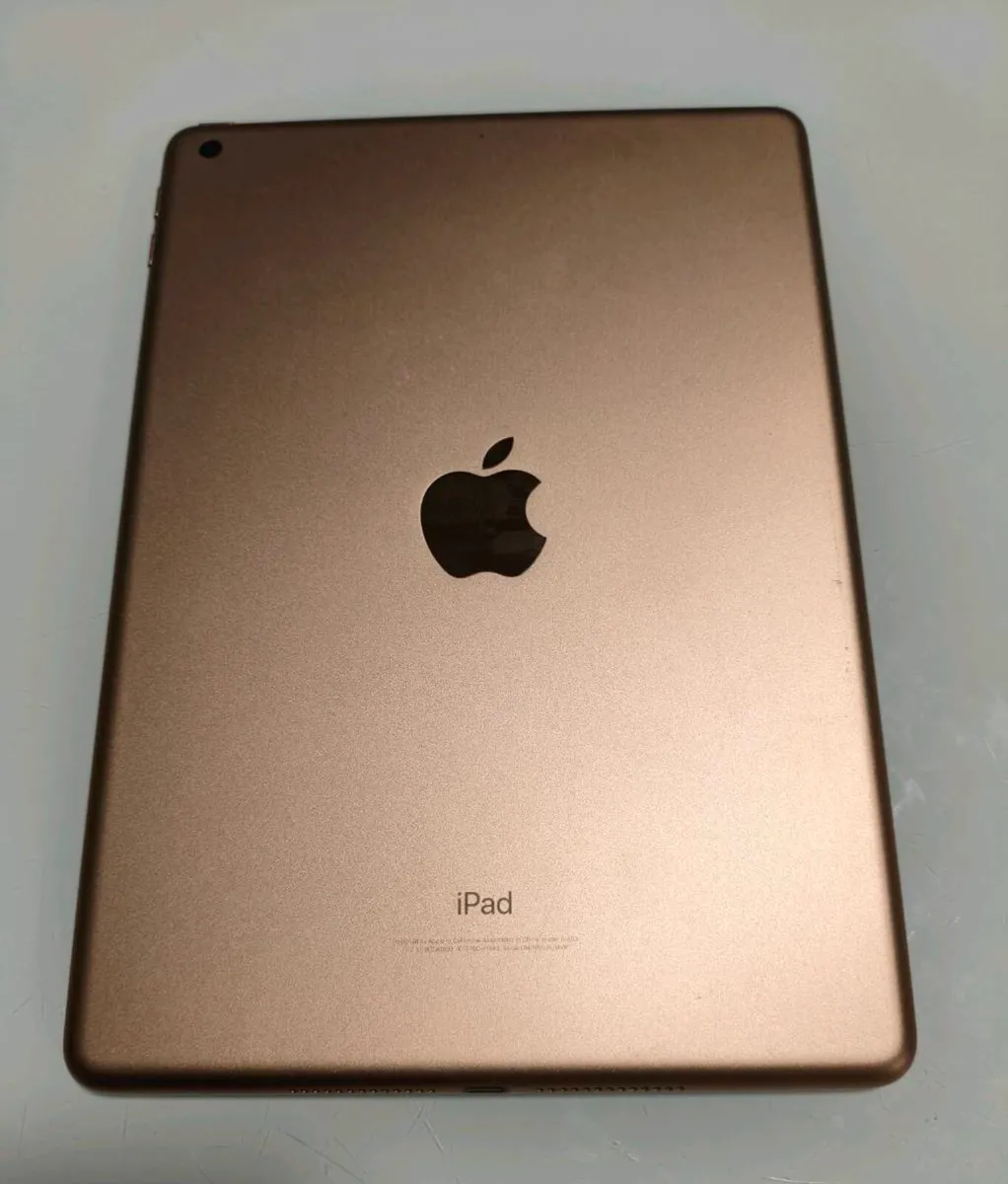 iPad 6th Gen (128GB) + Apple Pencil – Cracked Scre - Image 2