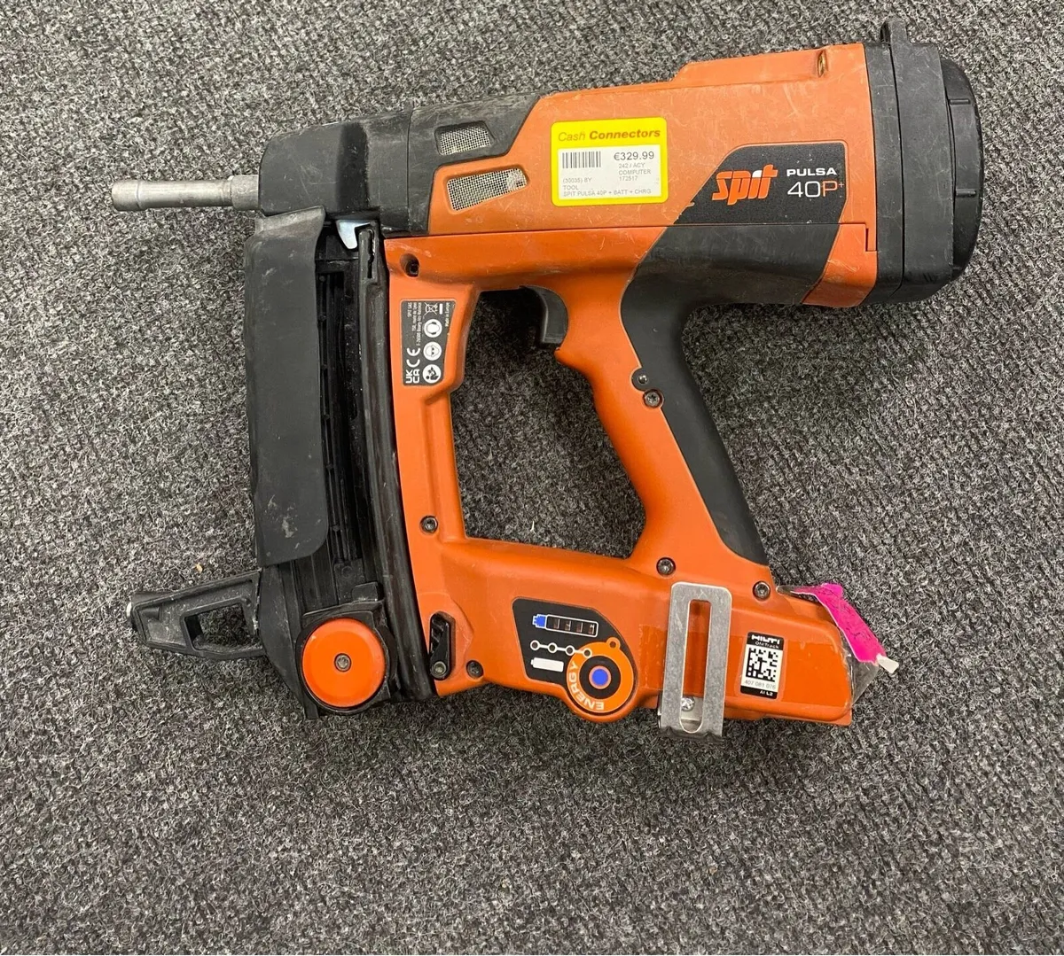 Spit 40P nail gun includes battery and charger - Image 1