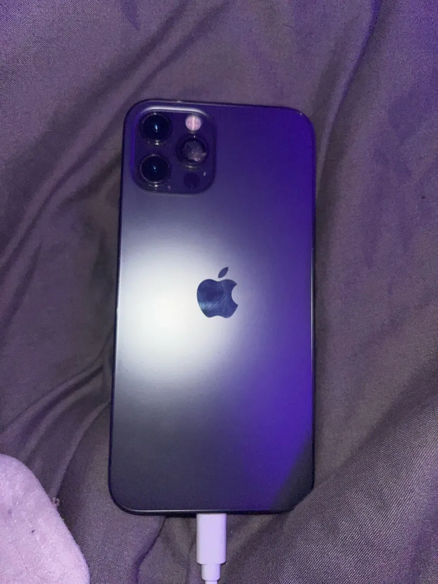 Iphone 12 - Image 1