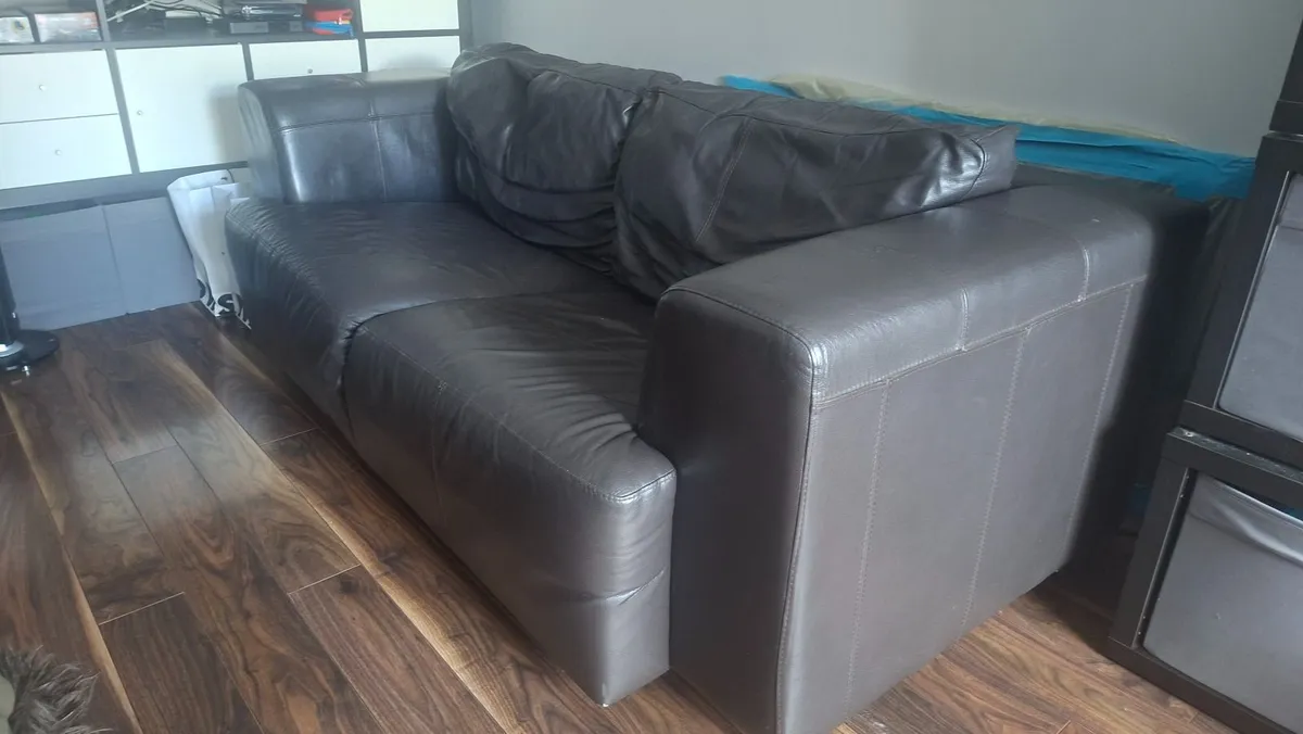 LEATHER SOFA - Image 4