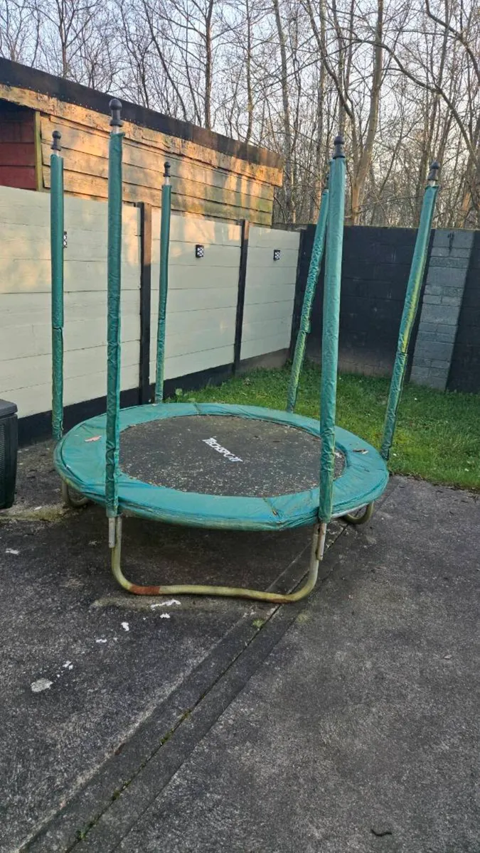 Free trampoline and parasol for scrap metal - Image 1