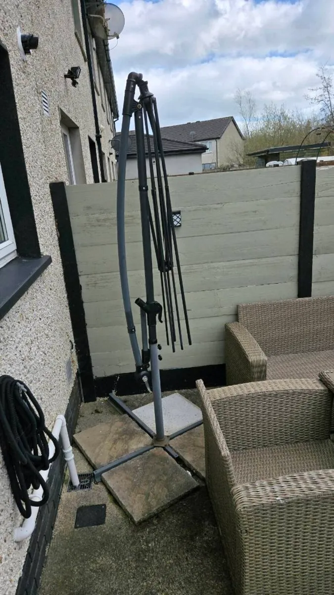 Free trampoline and parasol for scrap metal - Image 2