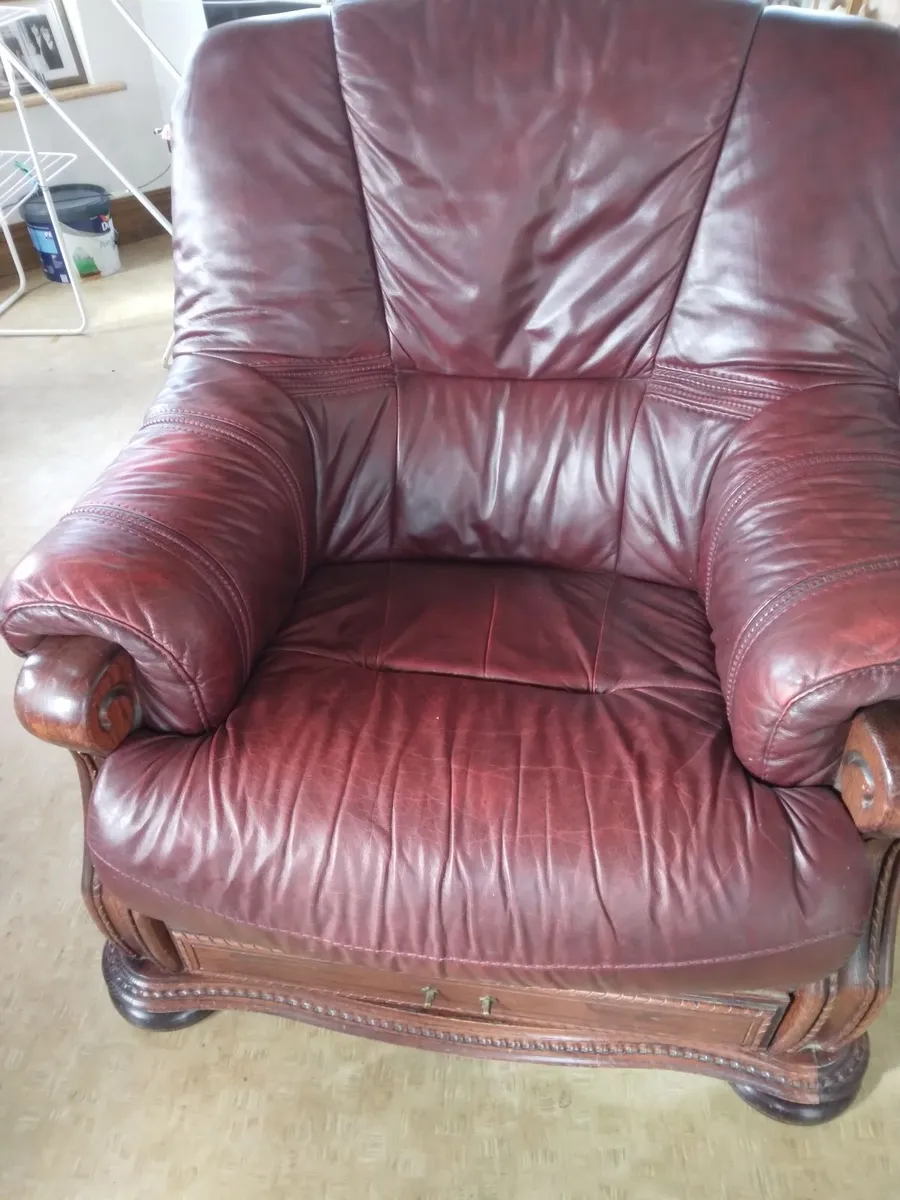 Suite furniture - Image 1