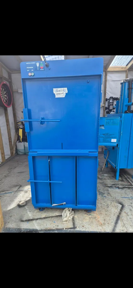 Cardboard plastic baler - Image 1