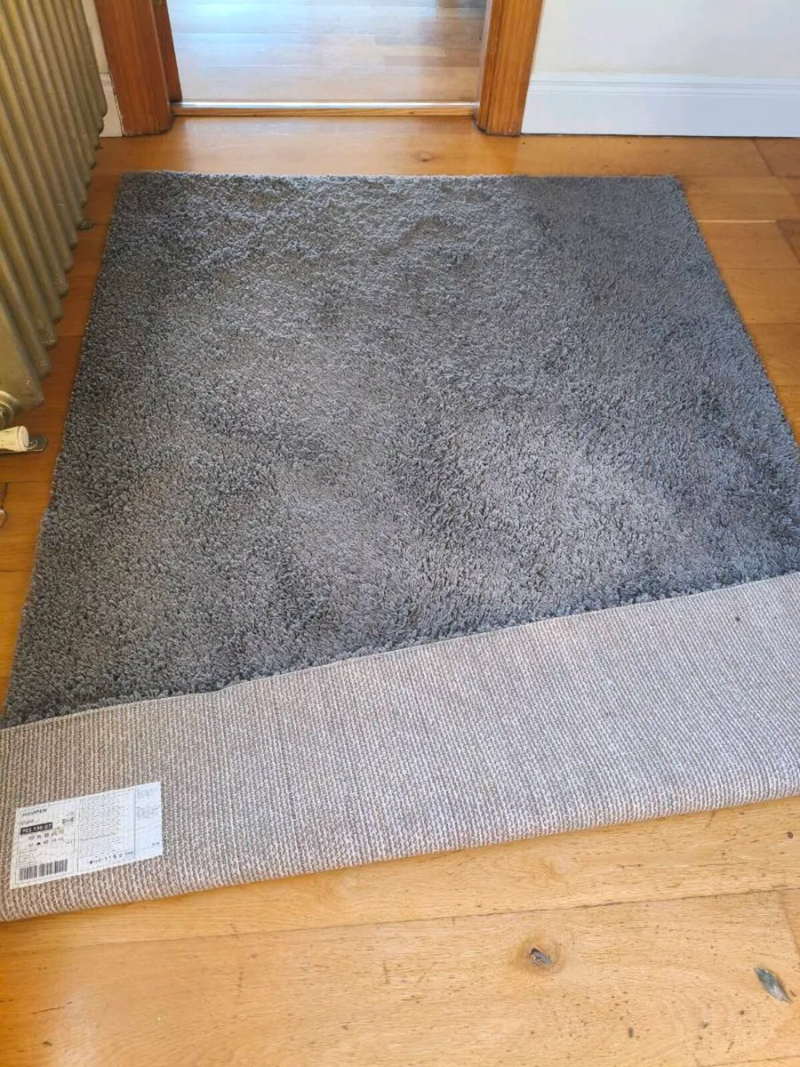 Beautiful large like new new rug.50 Euro - Image 2