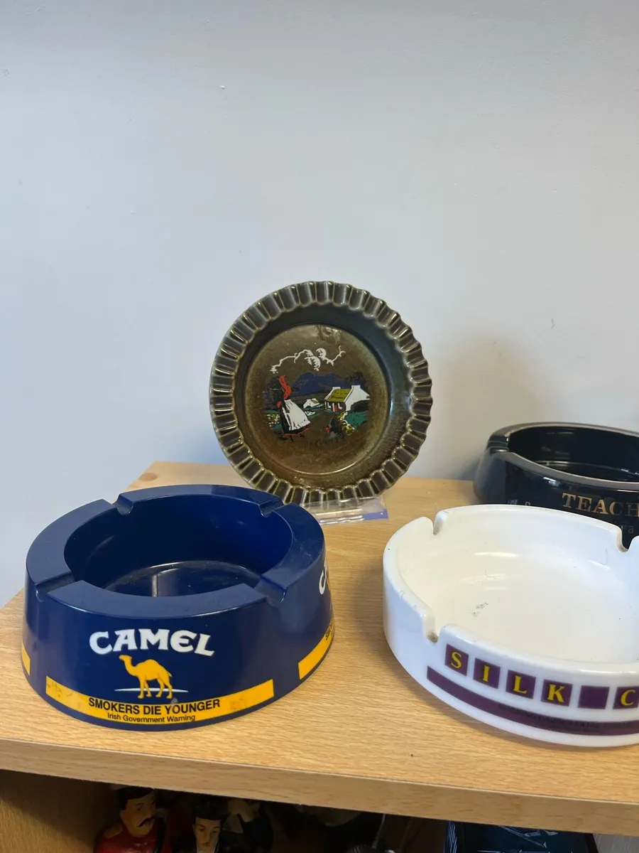 Collection of 7 vintage ashtrays - Image 3