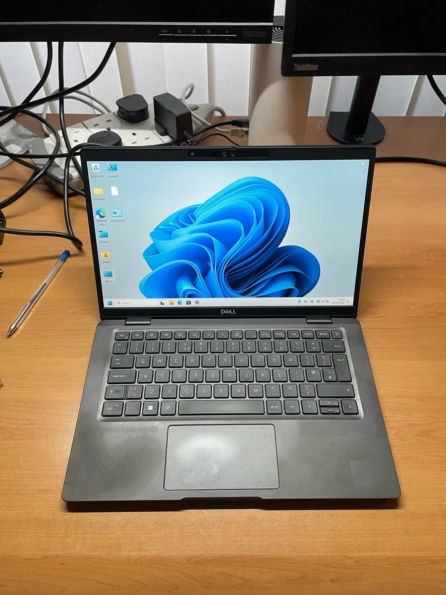 Dell Latitude 7330 i7 pro 16/256 w11 - Image 1