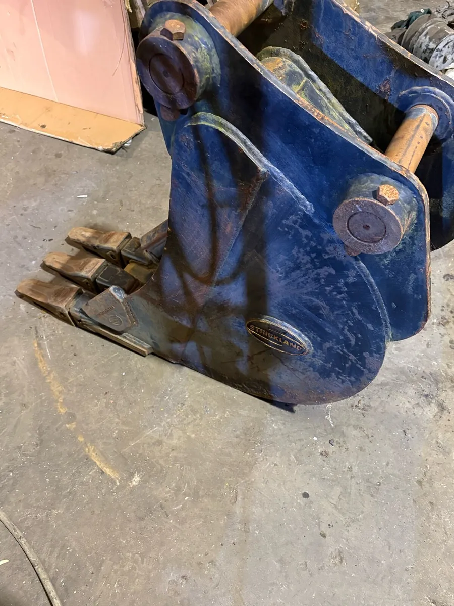 Strickland 12” bucket 50mm pin - Image 3