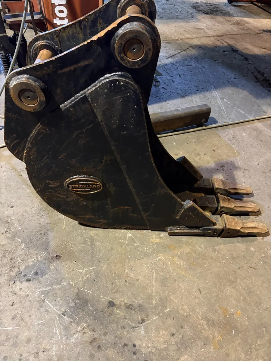 Strickland 12” bucket 50mm pin - Image 4