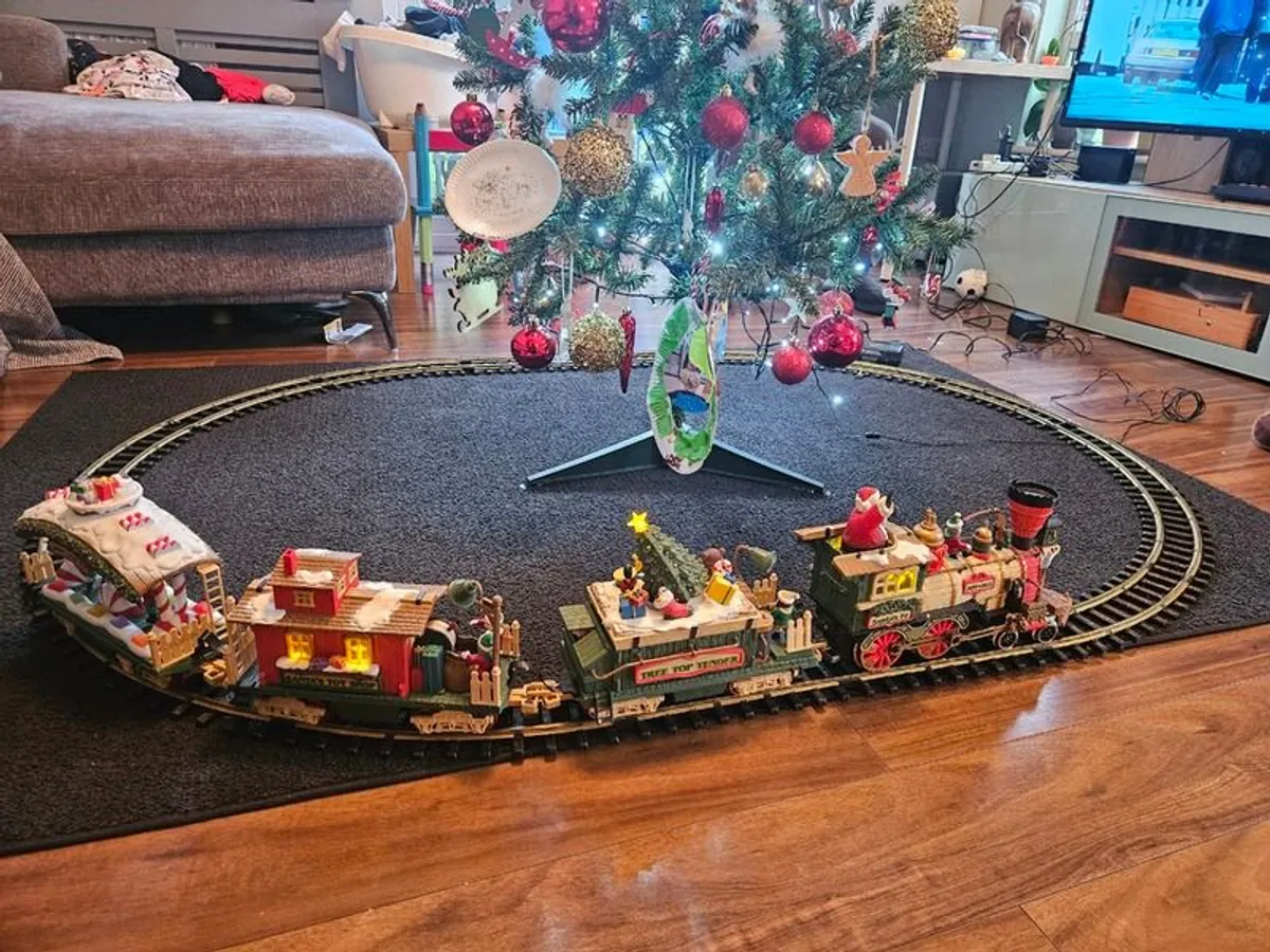 Holiday Express Animated Train Set - Image 3