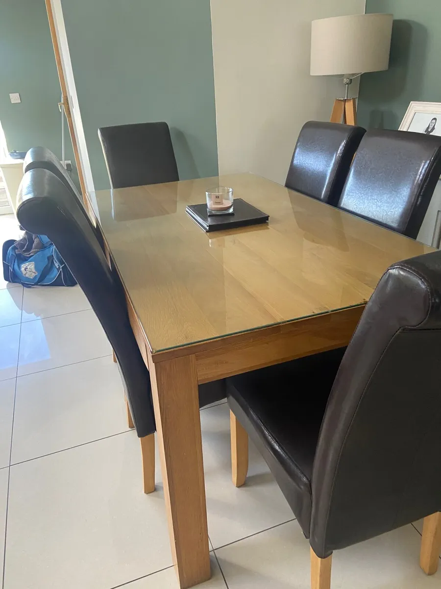Dining room table and 6 chairs - Image 2