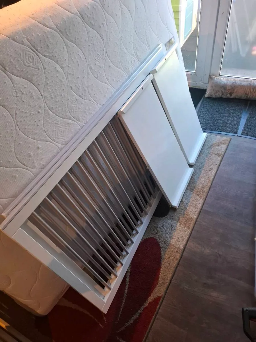 Baby elegance lola cot bed - Image 3