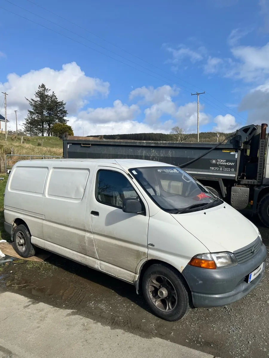 2004 Toyota hiace and hilux - Image 1