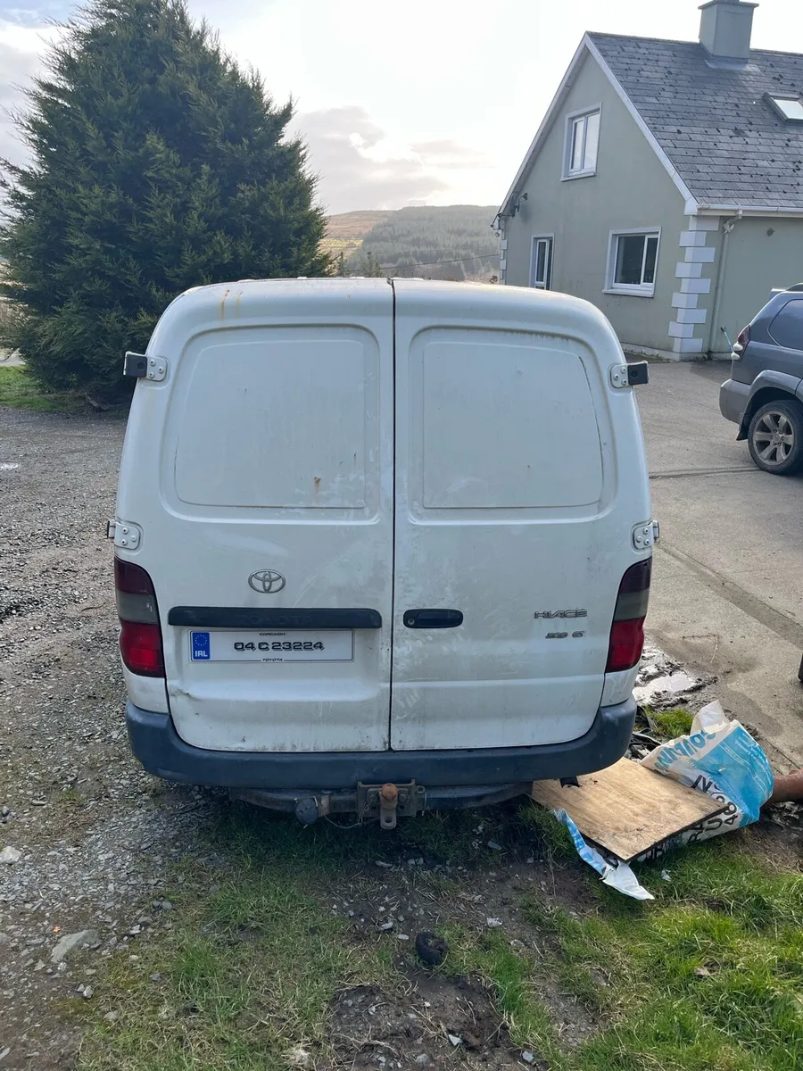 2004 Toyota hiace and hilux - Image 2