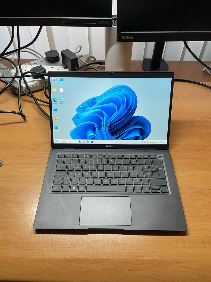 Dell Latitude 7330 i7 pro 16/256 win 11 pro - Image 1
