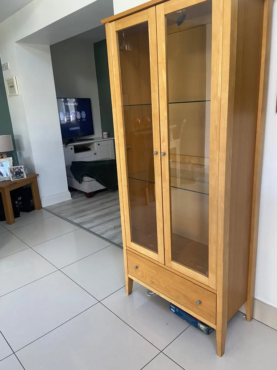 Display cabinet - Image 1