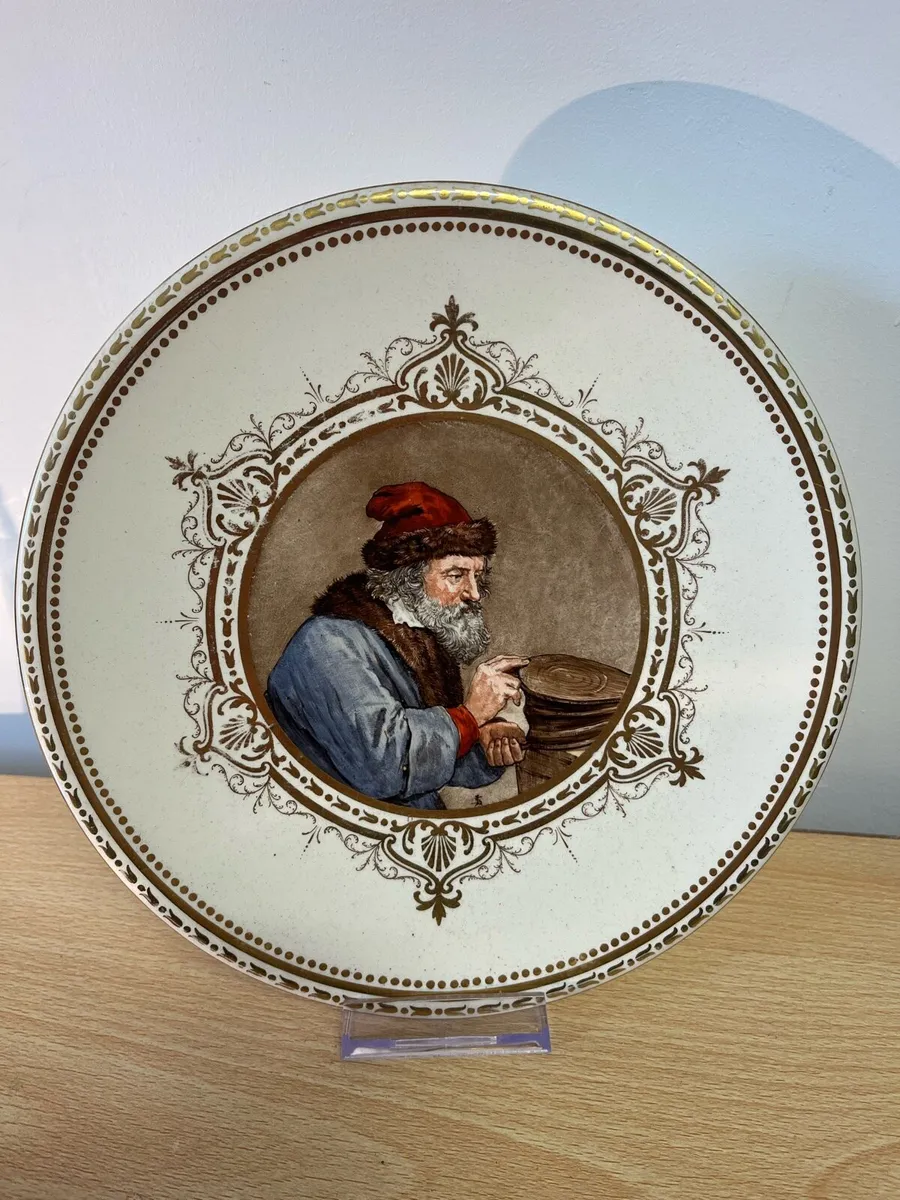 Two Antique plates - Image 1