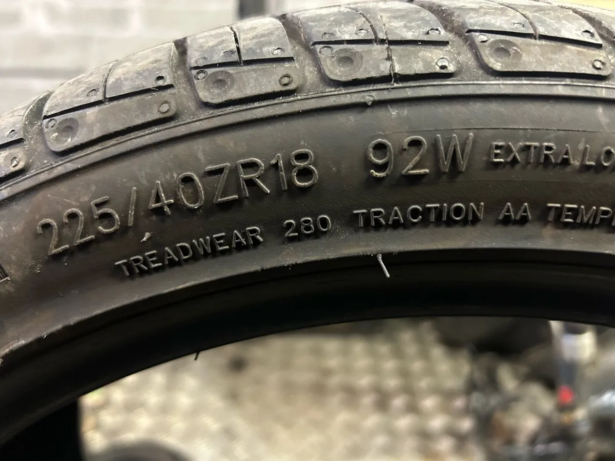 Car tyre 90% 225/40/ZR18 - Image 3
