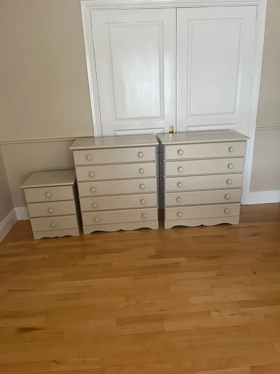 Two chest of drawers & one bedside locker