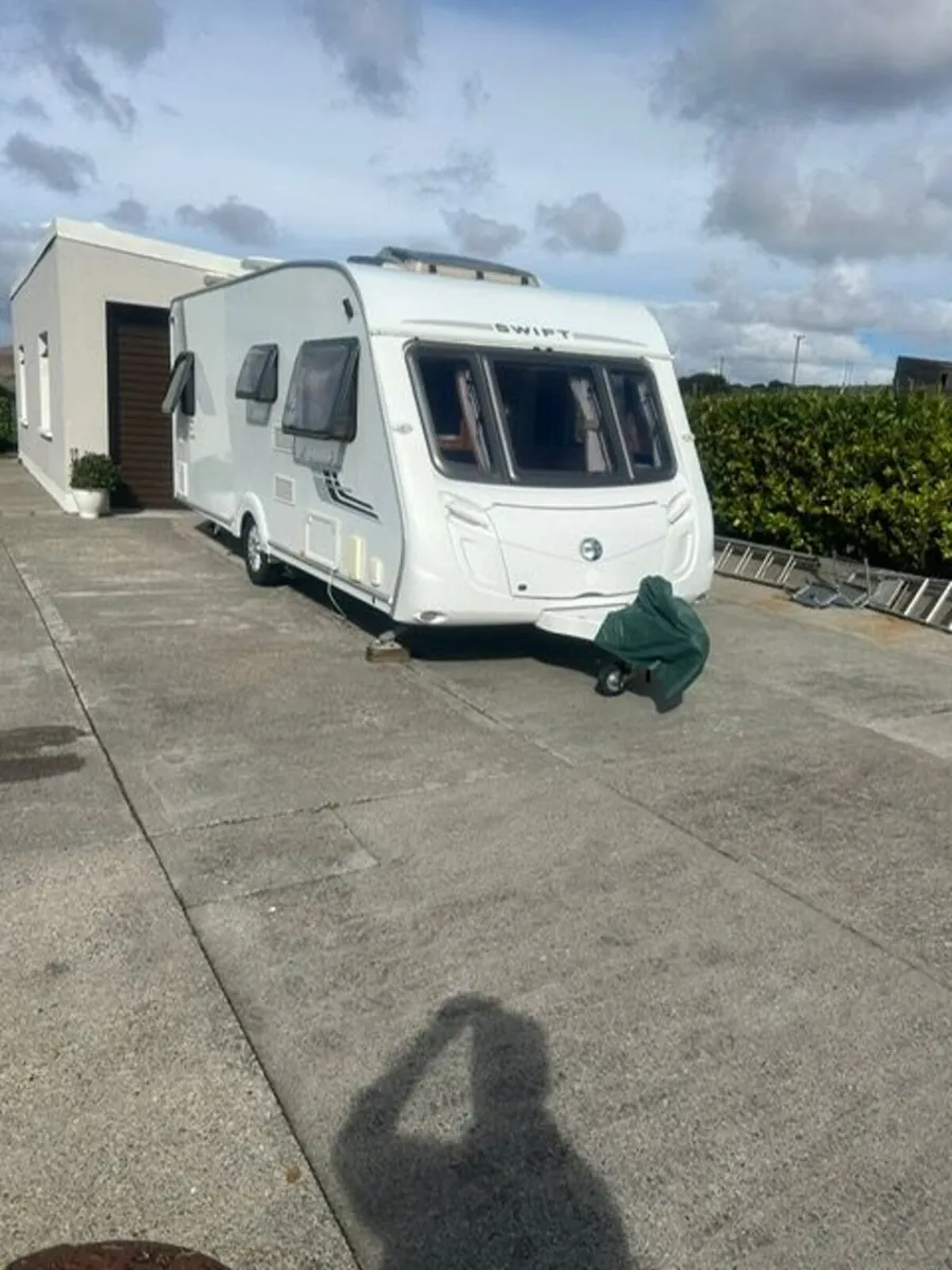 Swift Charisma 550 - Image 1