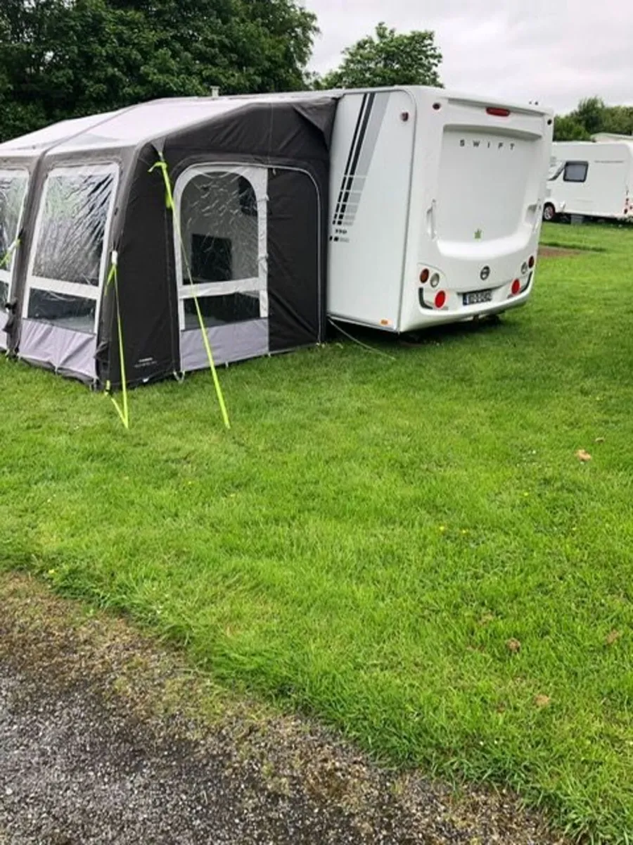 Swift Charisma 550 - Image 3