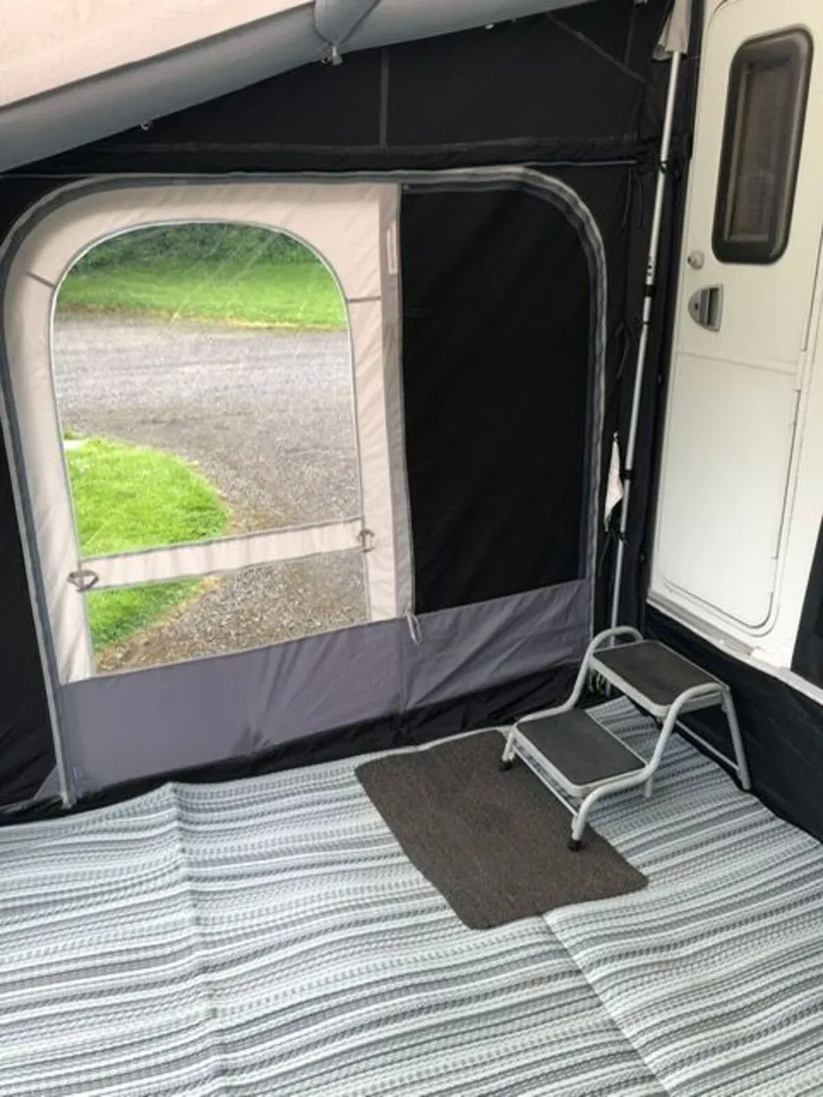 Swift Charisma 550 - Image 4