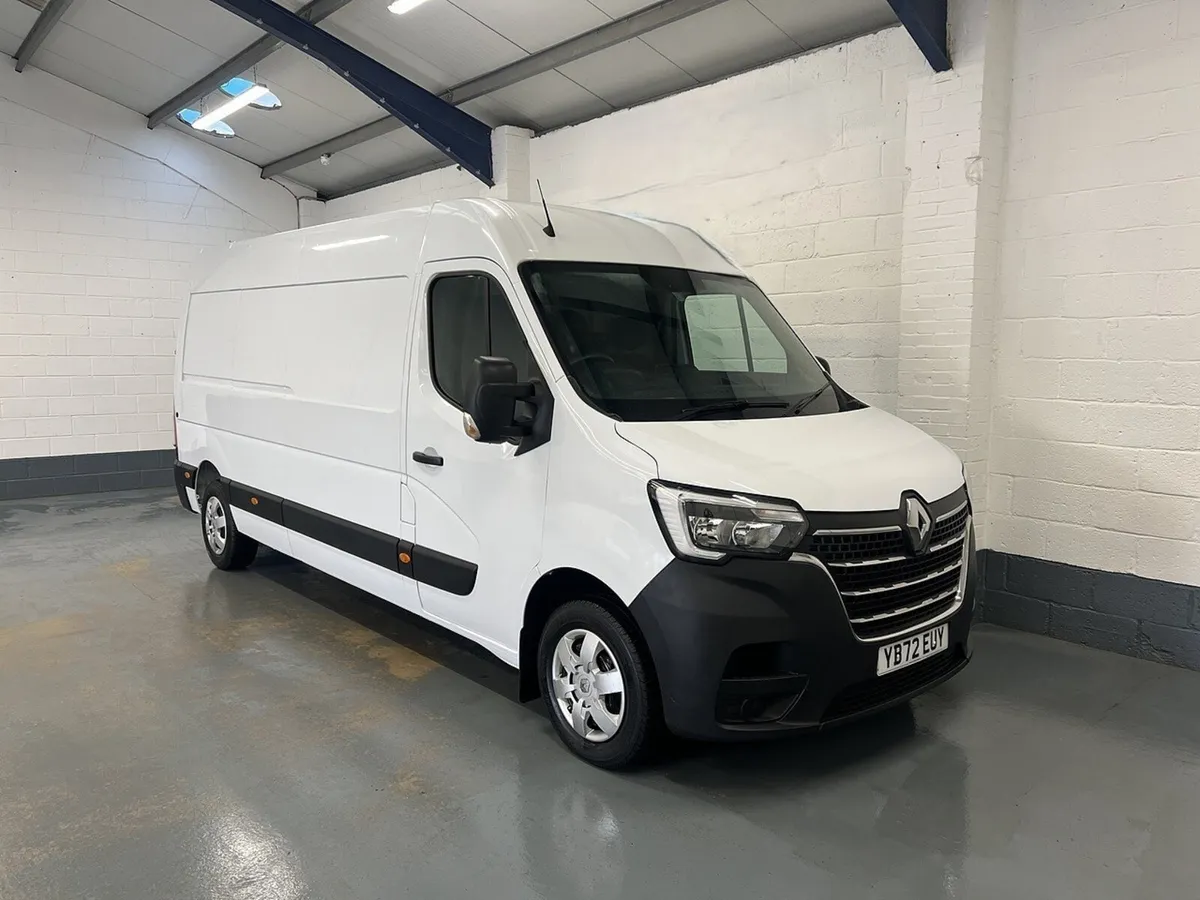 2023 Renault Master Panel Van - Image 1
