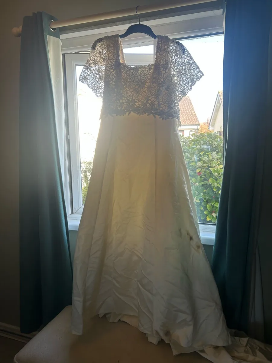 wedding dress - Image 1