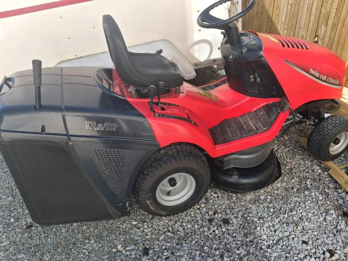 Castlegarden lawnmower - Image 2