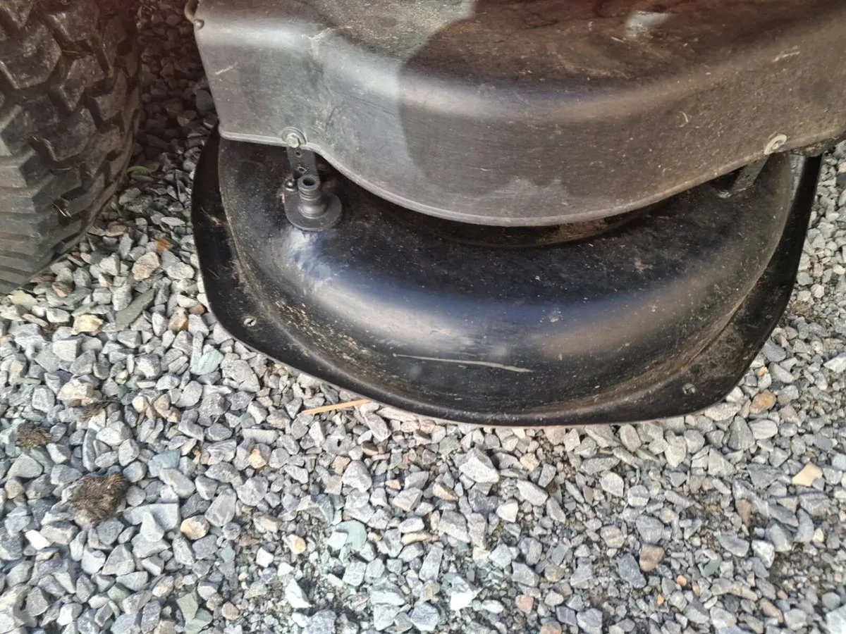 Castlegarden lawnmower - Image 4