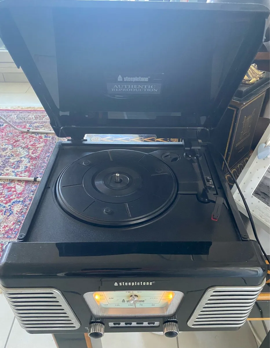 Steepletone USB Roxy 1 Record Player - Image 3